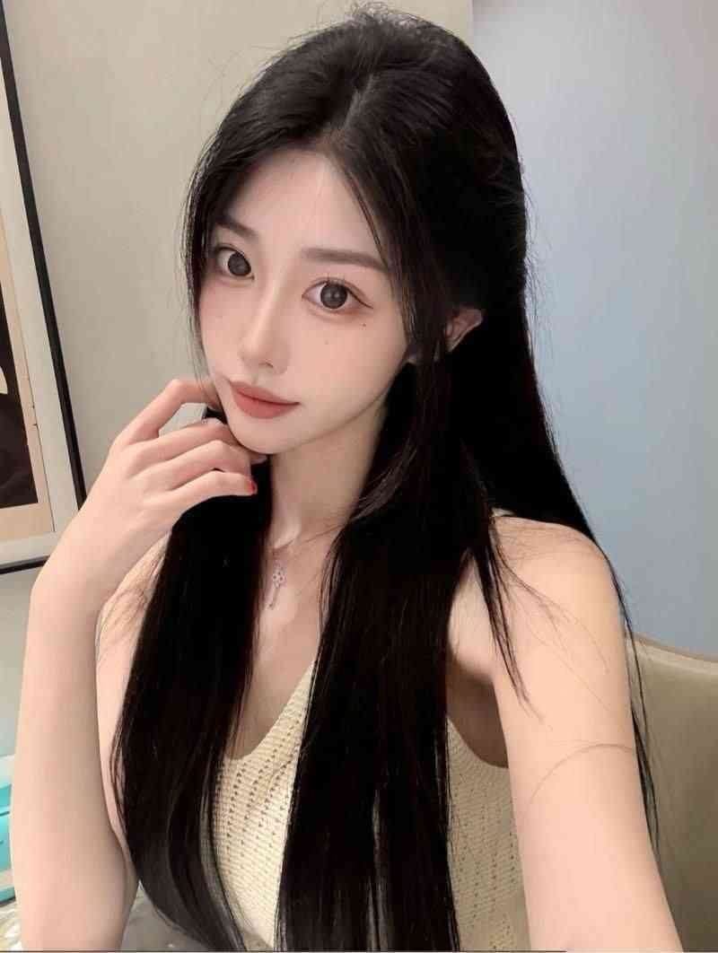 浙江省嘉兴市在校妹妹逼紧嫩出水 先做后付的公开照片