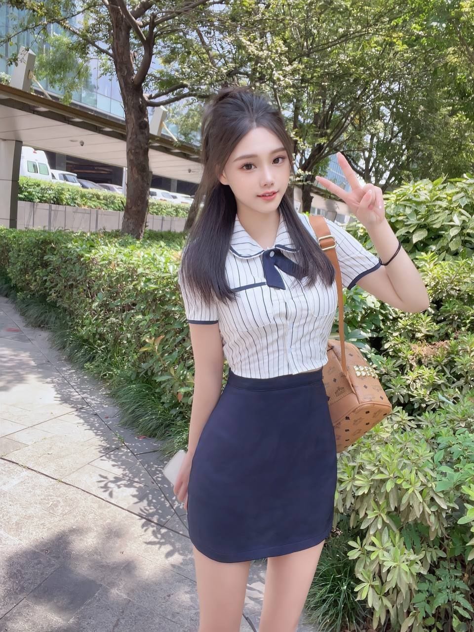 云南省昆明市肤白貌美少妇大长腿乖巧听话水多有公寓的公开照片