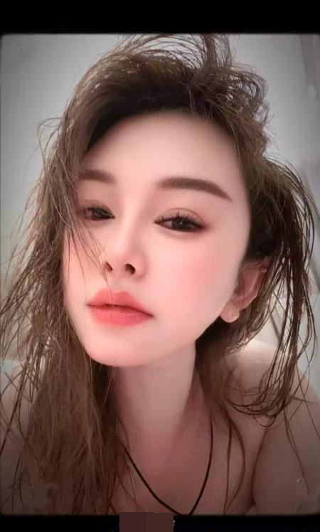 广东省广州市蜜桃臀健身教练咪西儿的公开照片